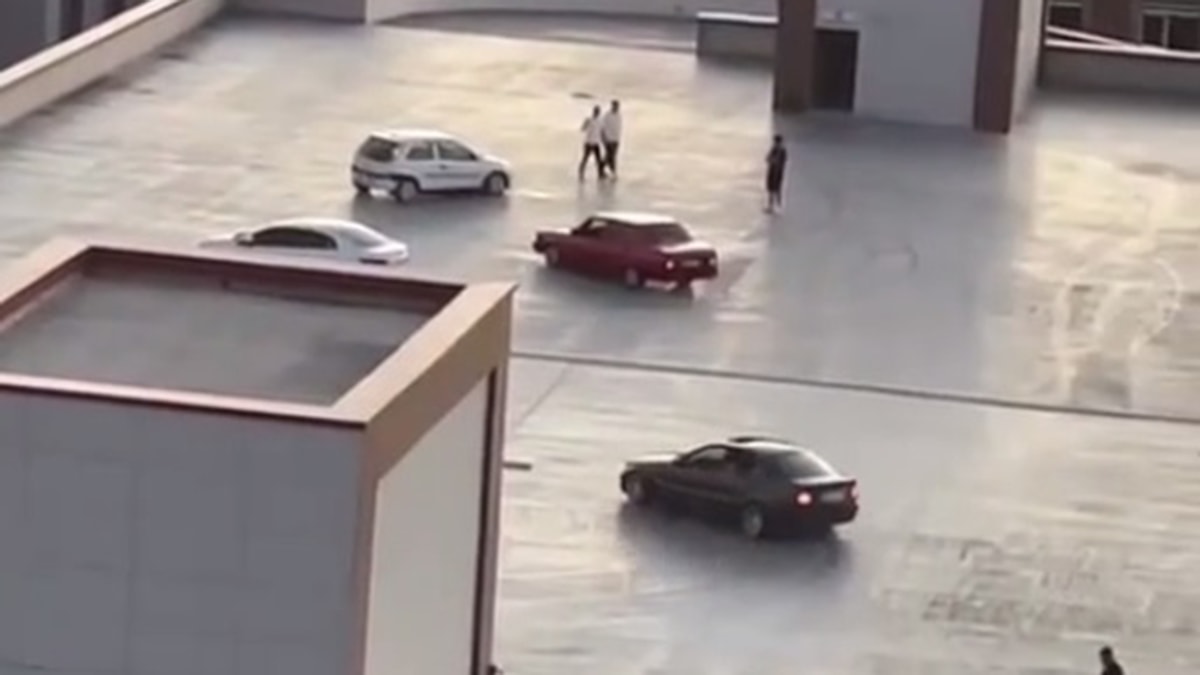 Hastane otoparkında drift kamerada