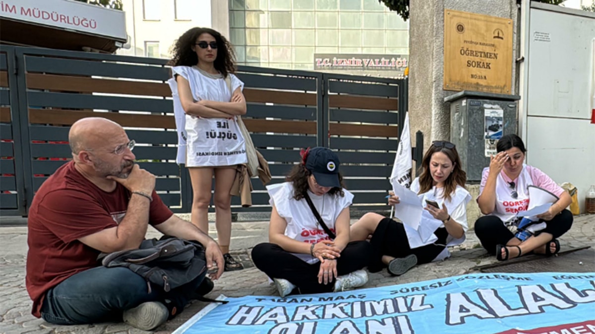 Öğretmenler sesini duyurmak için eylem yaptı