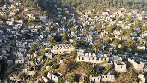Burası hayalet köy! 1957'deki depremin ardından yaşam sona erdi