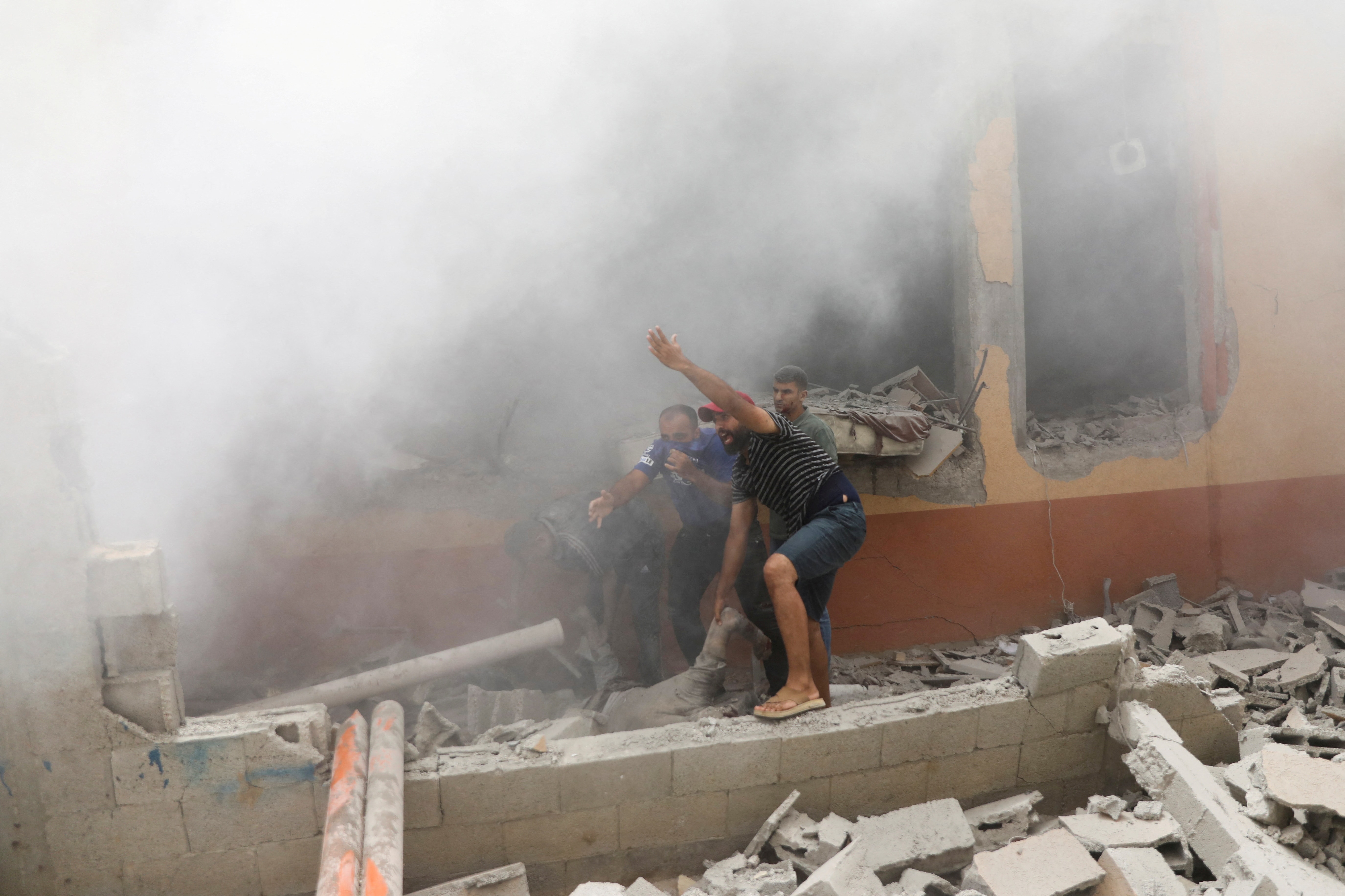 İsrail'den Gazze'ye yoğun saldırılar