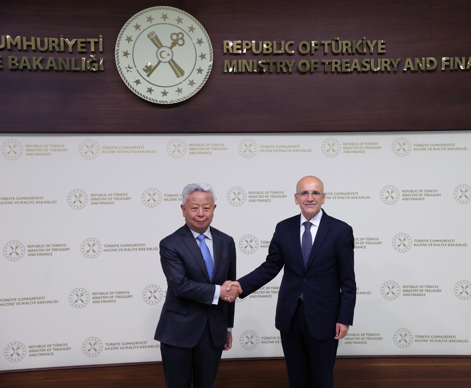 Şimşek, Asya Altyapı Yatırım Bankası Başkanı Jin ile görüştü