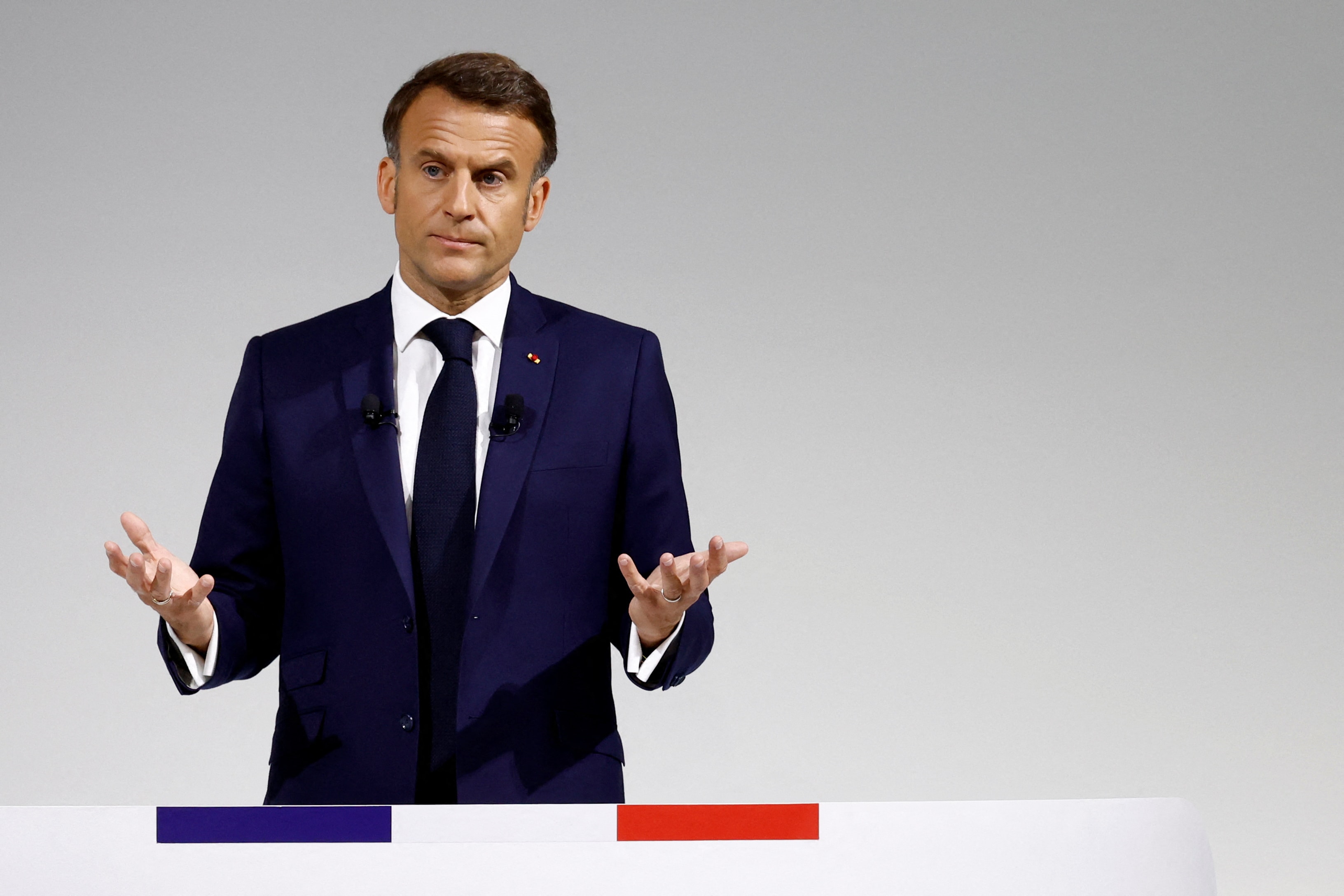 Fransa solundan Macron'a tepki: Bunun adı demokratik darbe