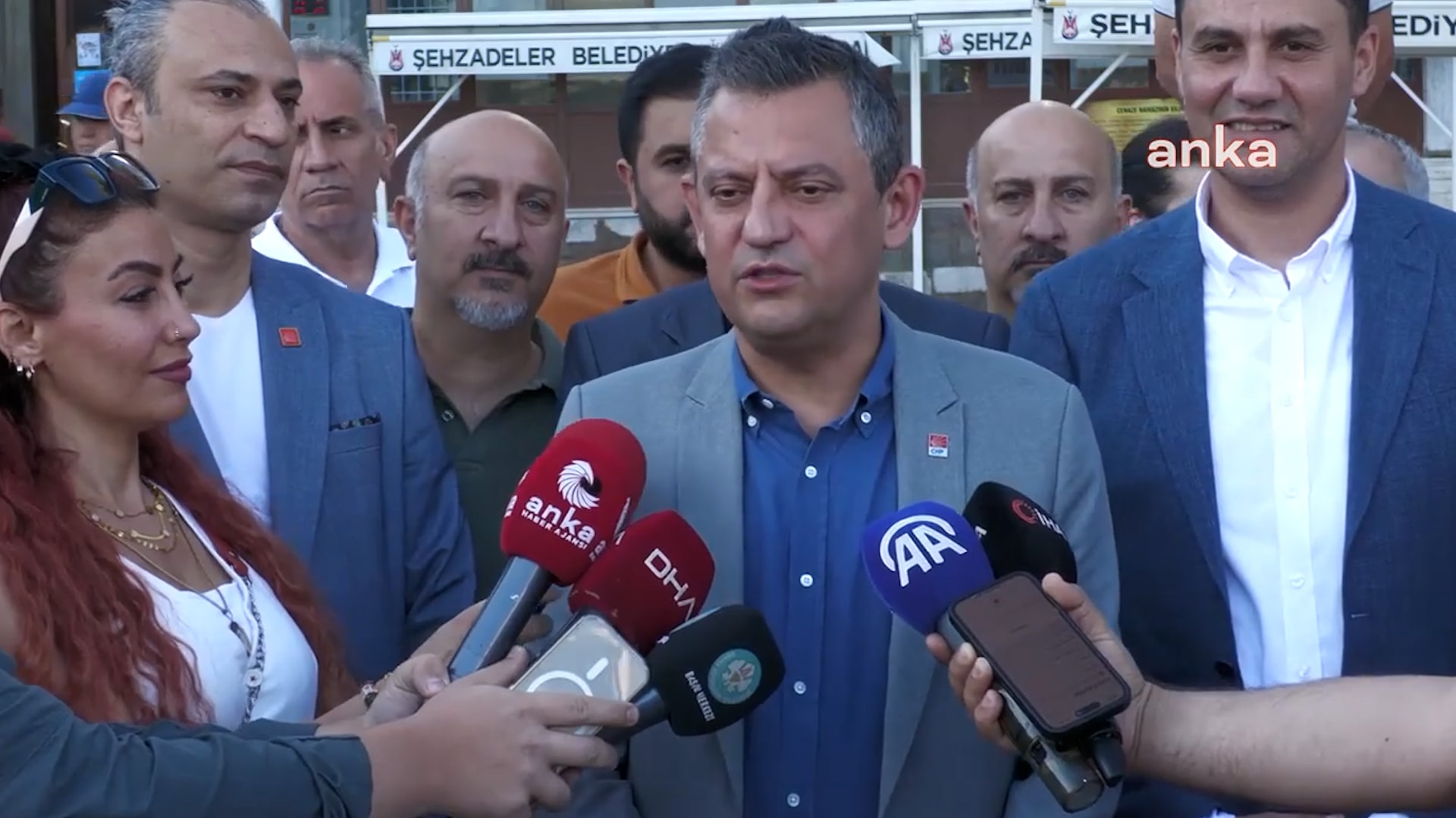 Özgür Özel'den bayram namazı çıkışı açıklama