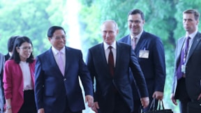 Putin, tartışma yaratan Kuzey Kore ziyaretinin ardından Vietnam'a gitti