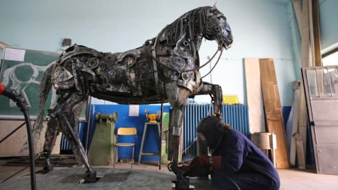 Kırklarelili heykeltıraş hurdalardan 'Trak atı' yaptı