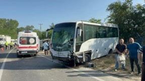 İşçi servisi ile minibüs çarpıştı: 2 ölü, 9 yaralı