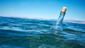 Denizde buldukları şişe sonları oldu: 4 ölü