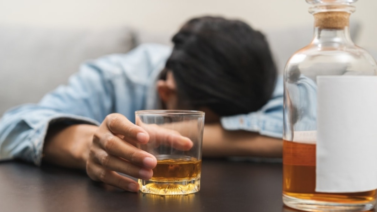 Aşırı alkol tüketenler dikkat! Kalıcı hasara yol açabilir