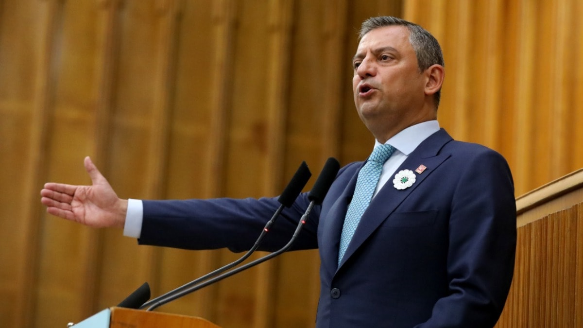 Özgür Özel: Saat 21.00'de ışıkları açın, kapatın