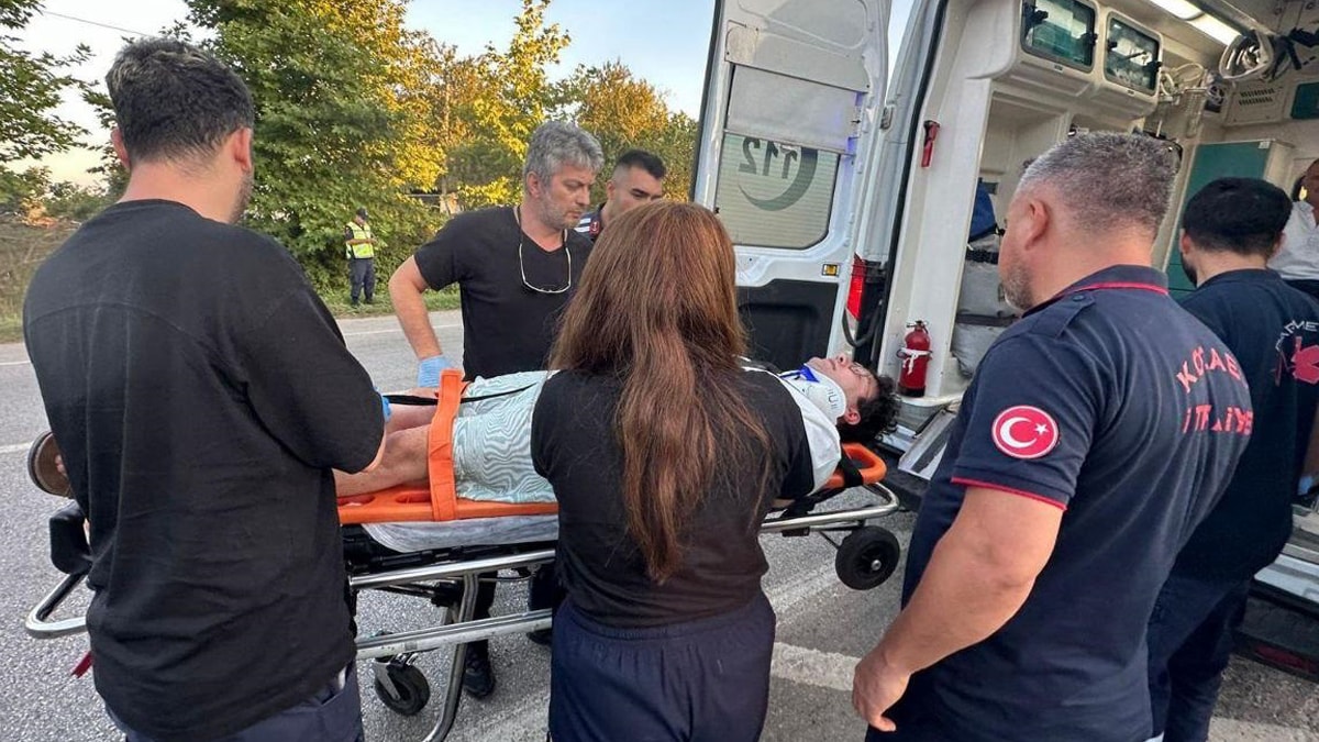 Enes Batur ve Zelal Işıl Özdemir kazada yaralandı
