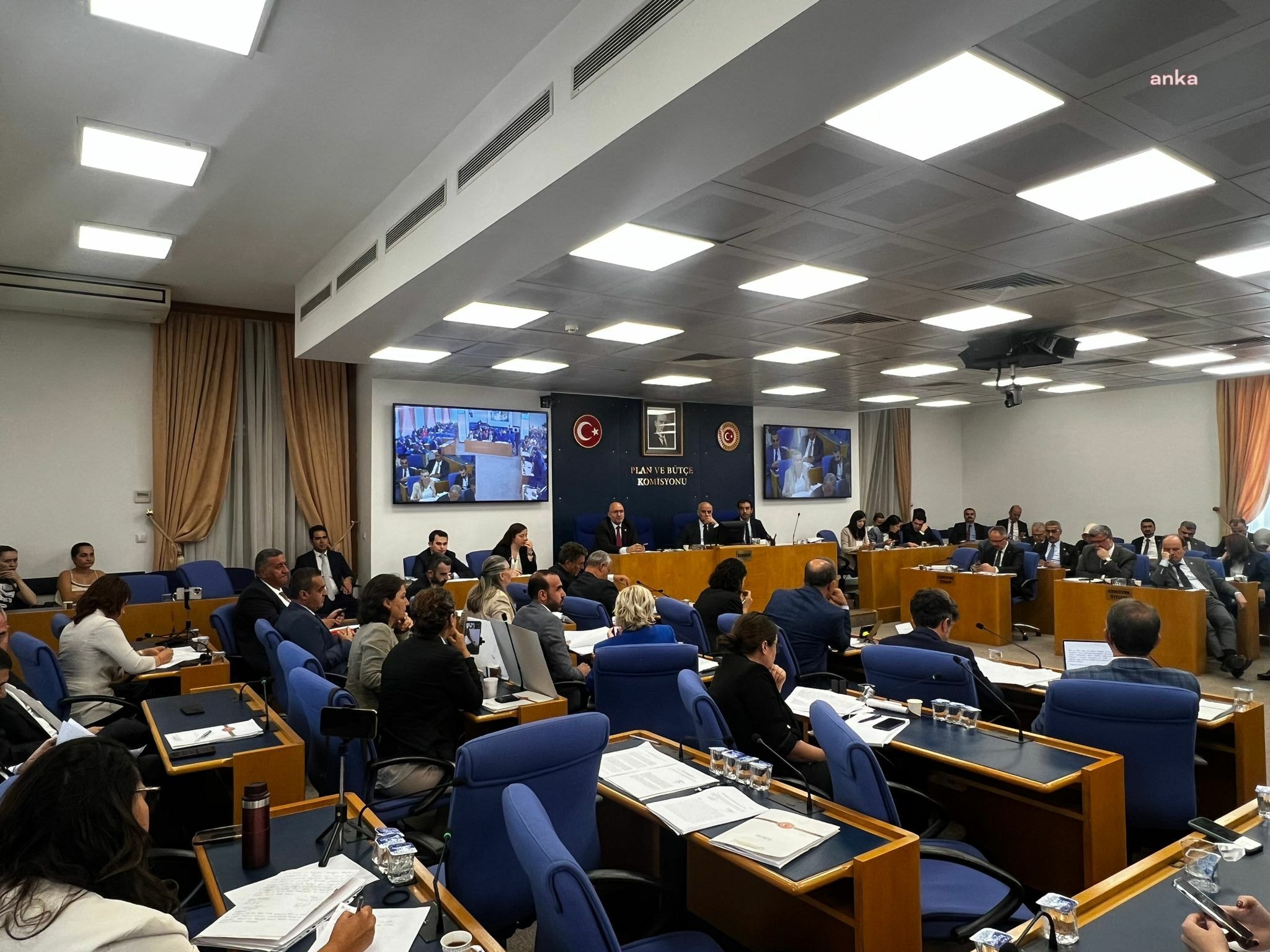 Sokak hayvanlarına ilişkin yasa görüşmelerinde 'süre ve sayı' kısıtlaması