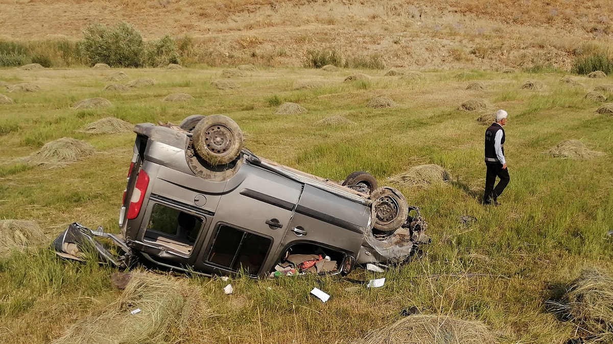 Hakkari’de feci kaza: 2 ölü, 4 yaralı