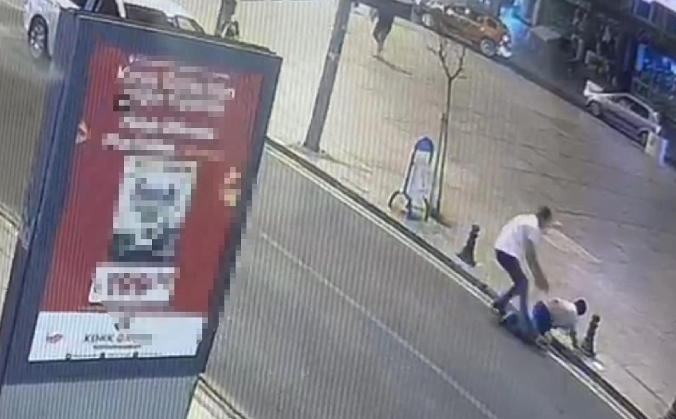 Yaya geçidinde 9 yaşındaki çocuğa çarptı, hastaneye bırakıp kaçtı