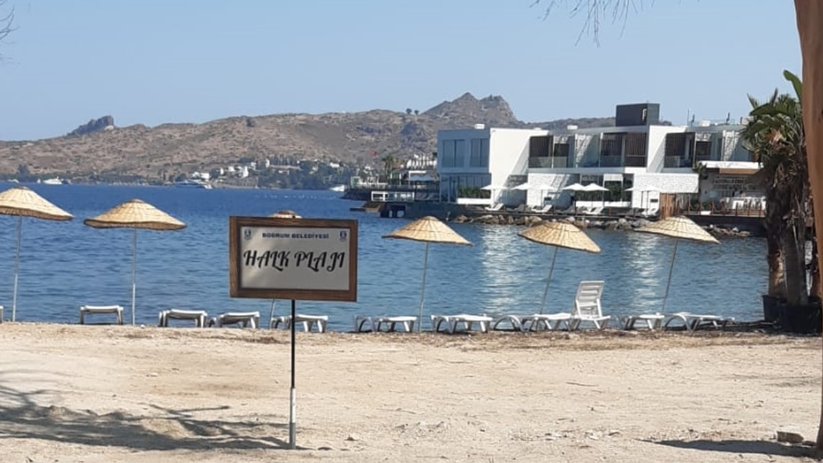 Bodrum'da işletme ve marina arasındaki alan halk plajı oldu