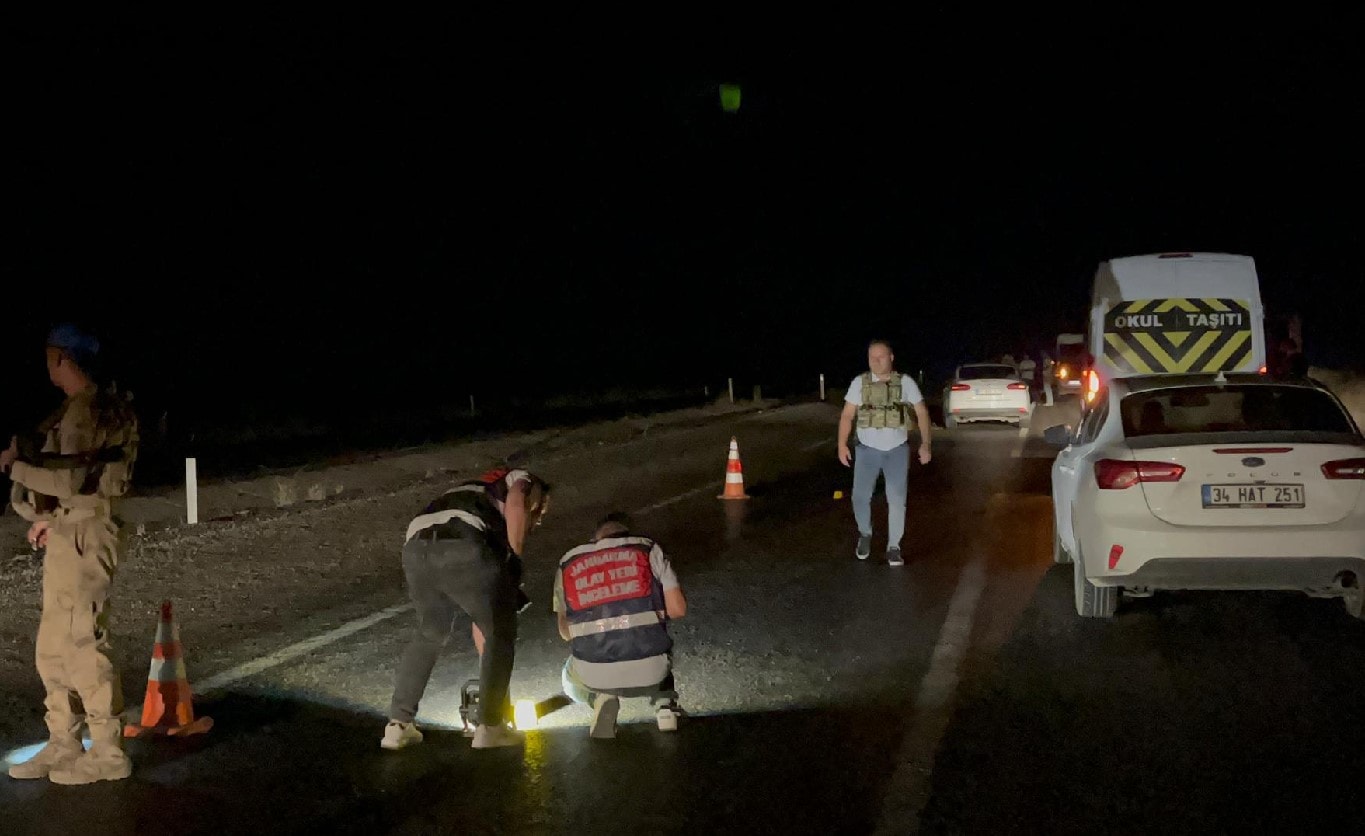 Aracı Uzun Namlulu Silahlarla Taramışlardı... Yaralılardan Acı Haber ...