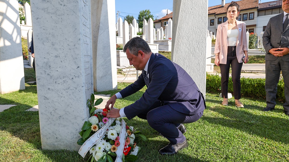 Erdoğan'ın video mesajı kesildi, Özgür Özel tepki gösterdi