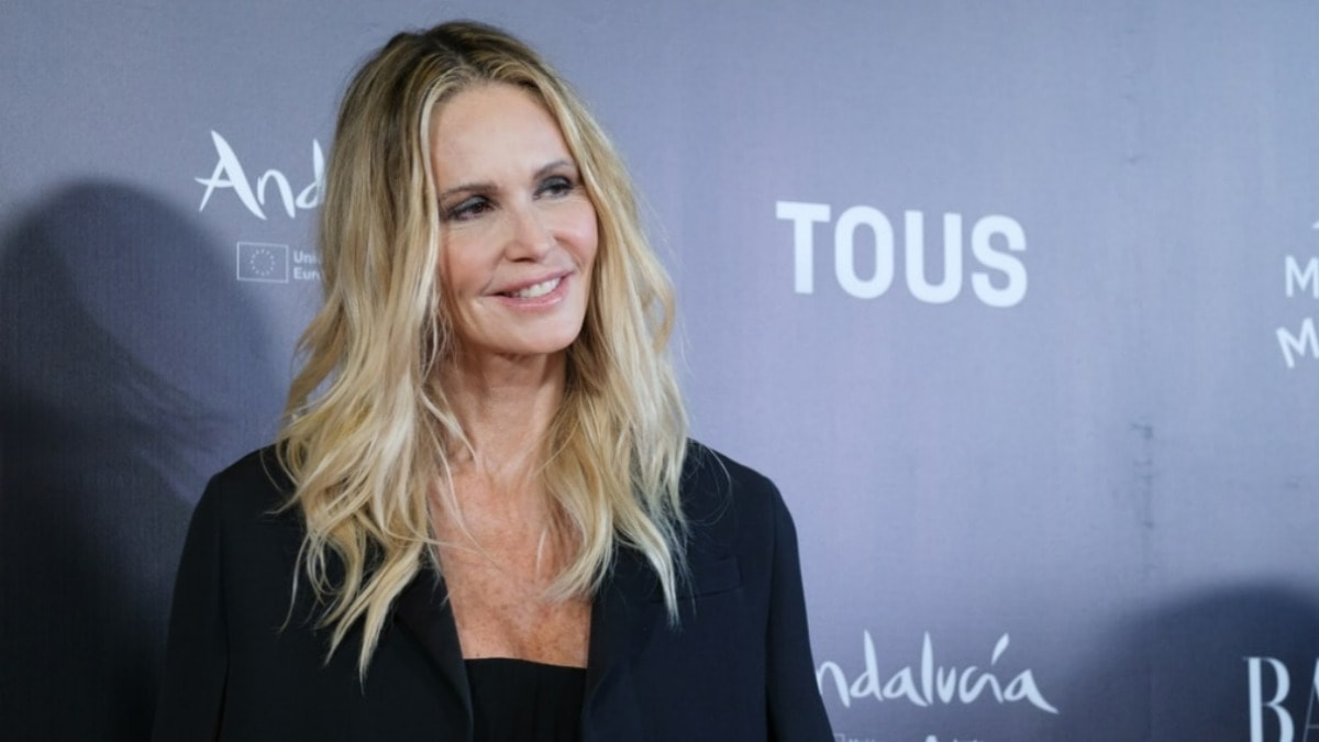 60 yaşındaki manken Elle Macpherson gençlere taş çıkartıyor