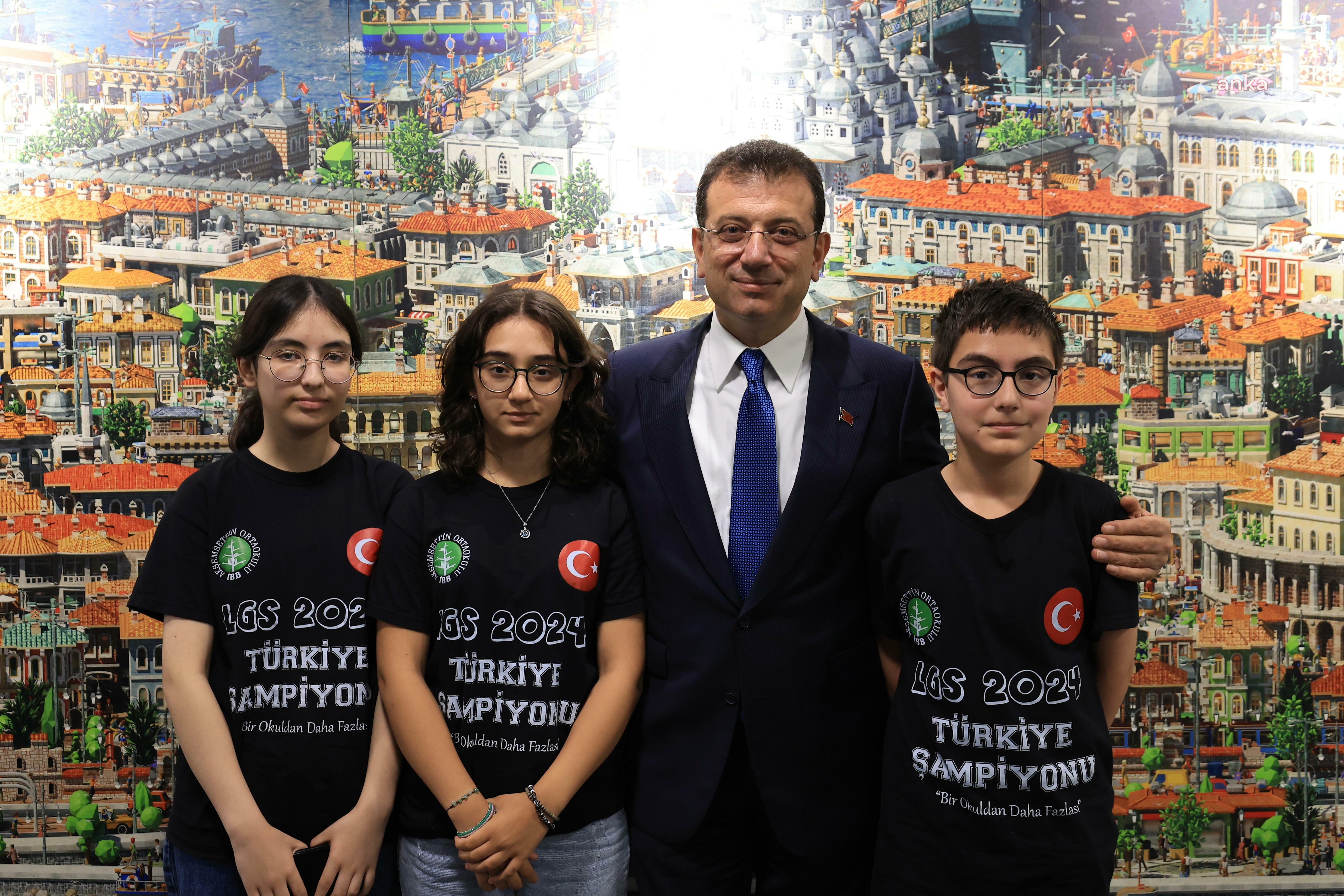 Ekrem İmamoğlu, LGS birincileriyle buluştu