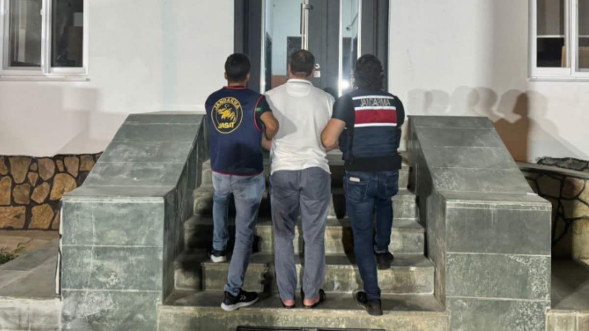 Kırmızı bültenle aranıyordu: Alanya’da yakalandı