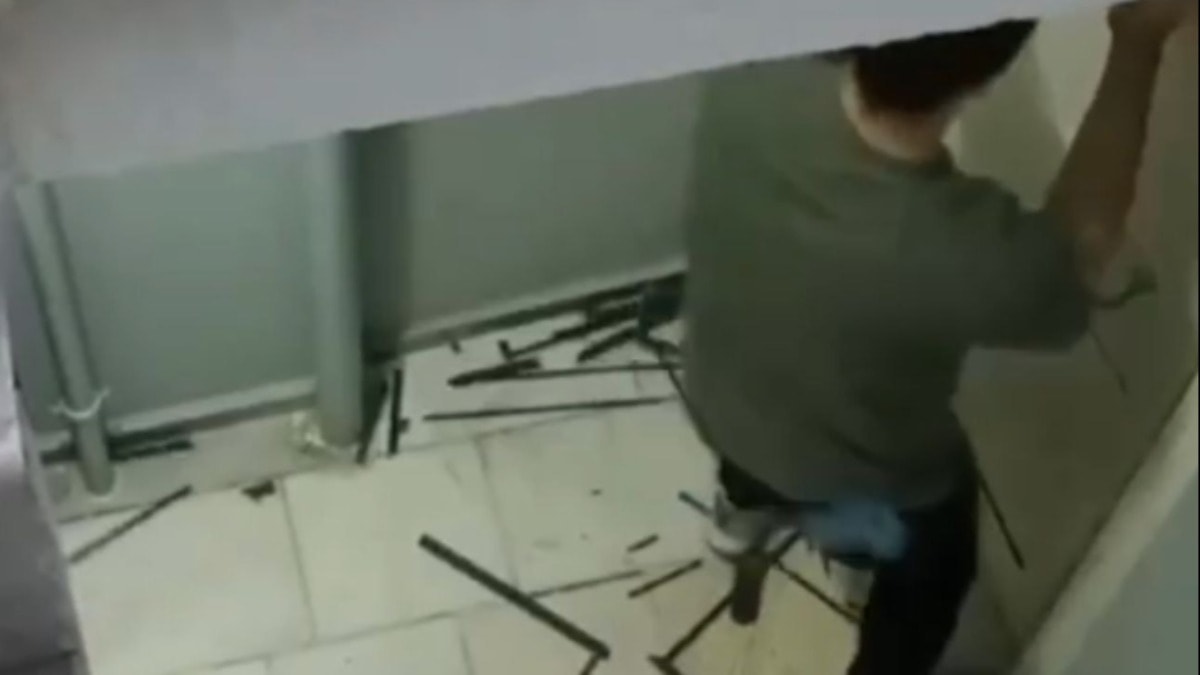 Ev sahibi kiracısının evini bastı