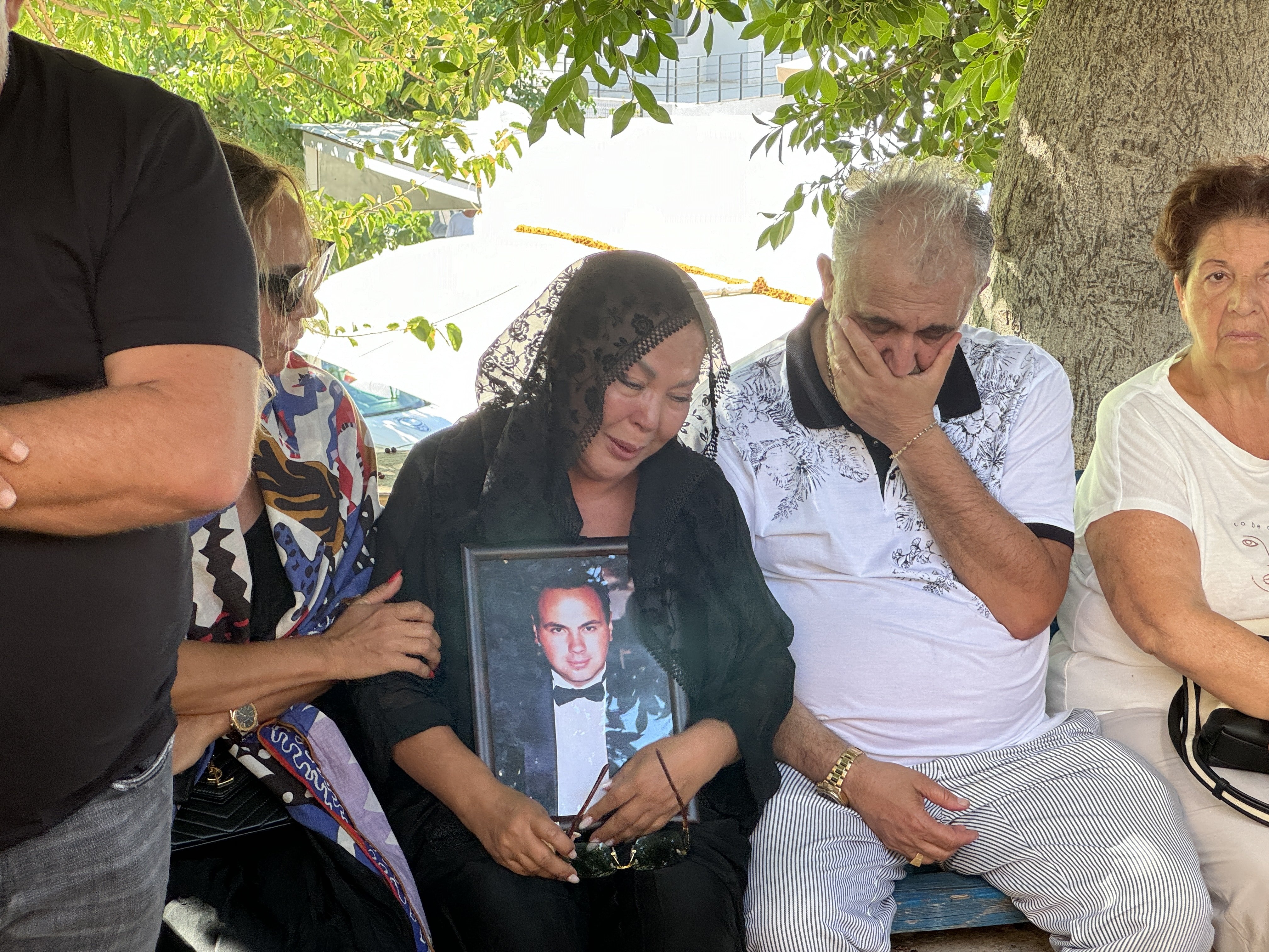 Safiye Soyman'ın oğlu Harun Akaröz toprağa verildi