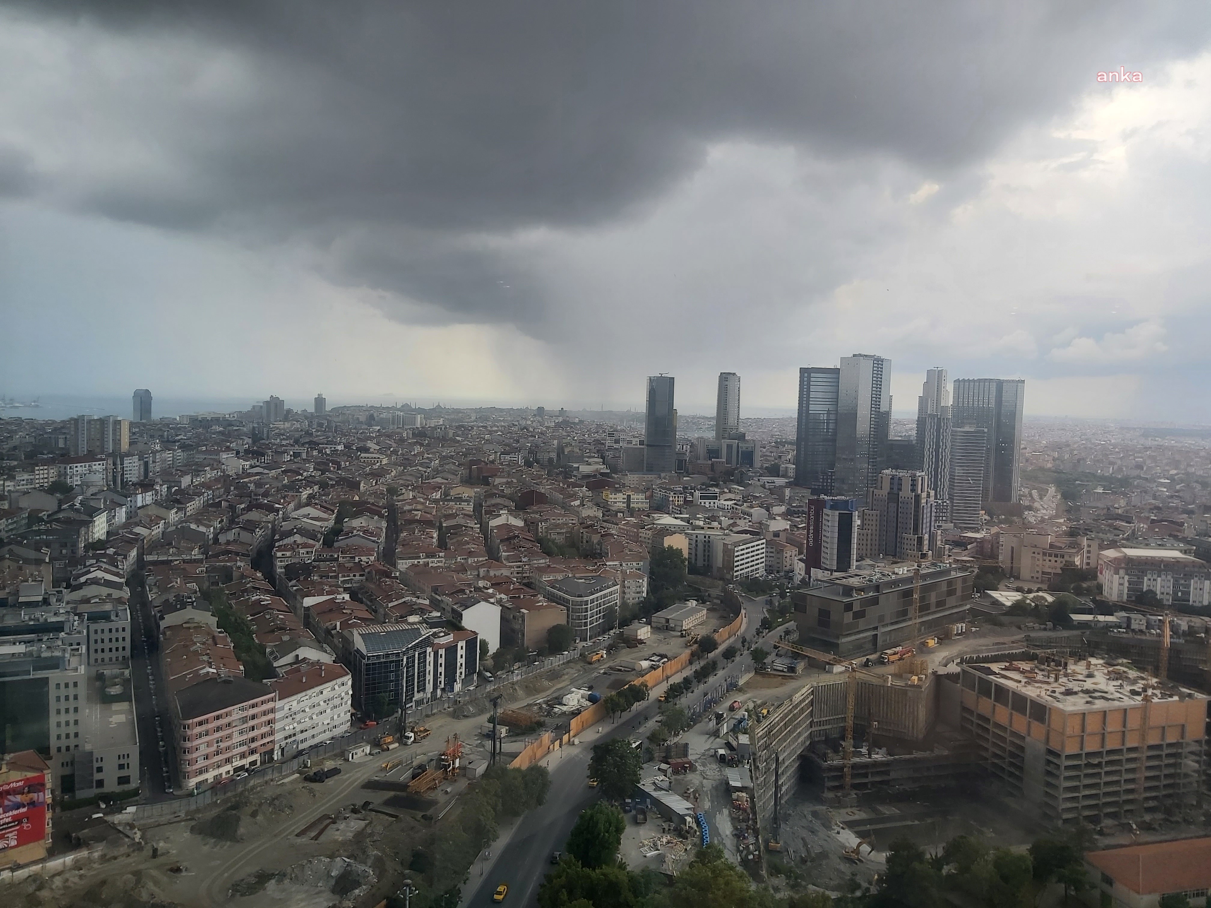 İstanbul'da sağanak... Semt semt vuruyor