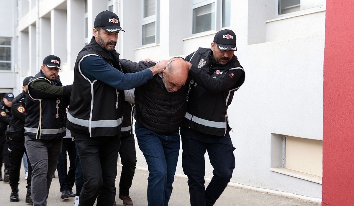 Dördü cinayet onlarca suç, ilk duruşmada hepsi serbest kaldı