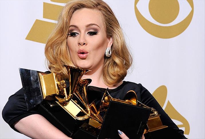 Adele'den hayranlarını üzen haber... Ara veriyorum