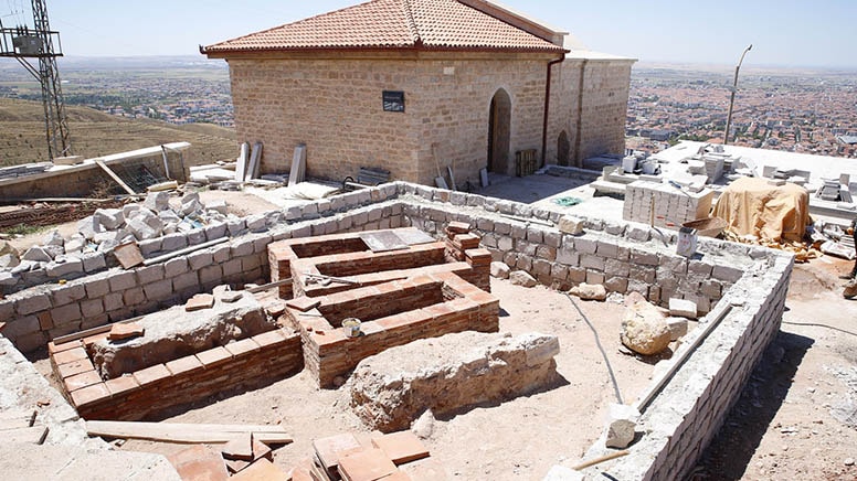 Aksaray'da Selçuklu dönemine ait beş mezar bulundu