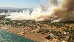 Turizm beldesindeki yangında 30 hektarlık alan küle döndü