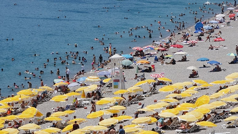 Antalya 41 dereceyi gördü