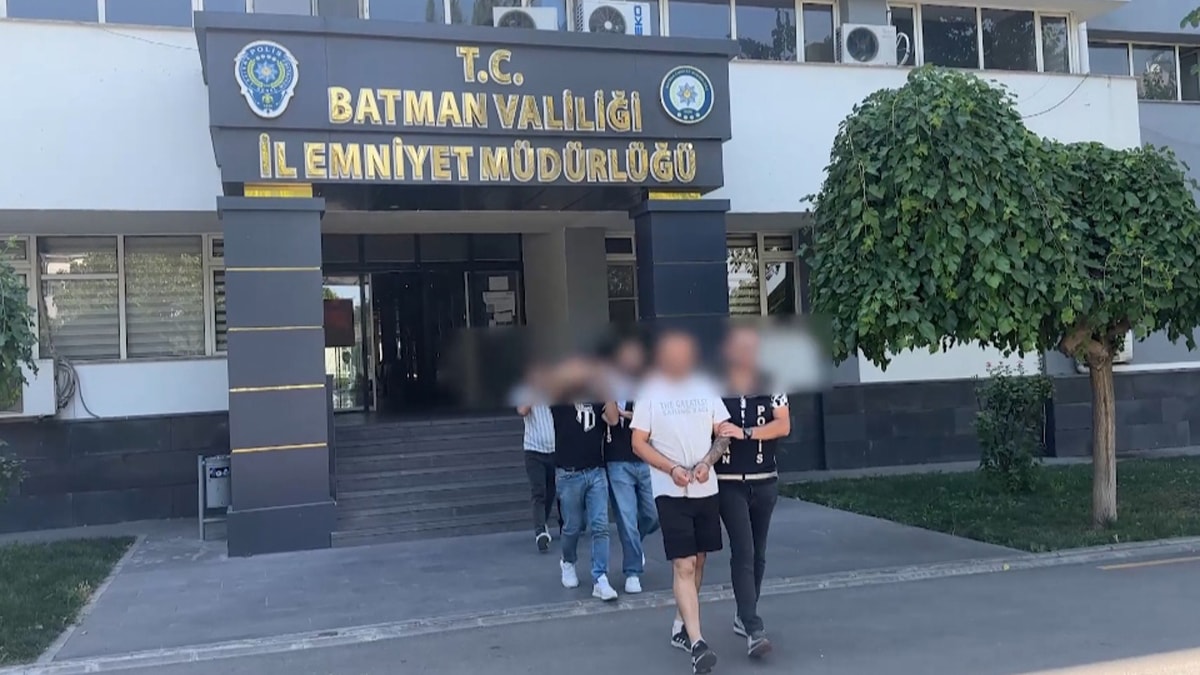 Taksi öncülük ediyordu: 81 kilo uyuşturucu ele geçirildi