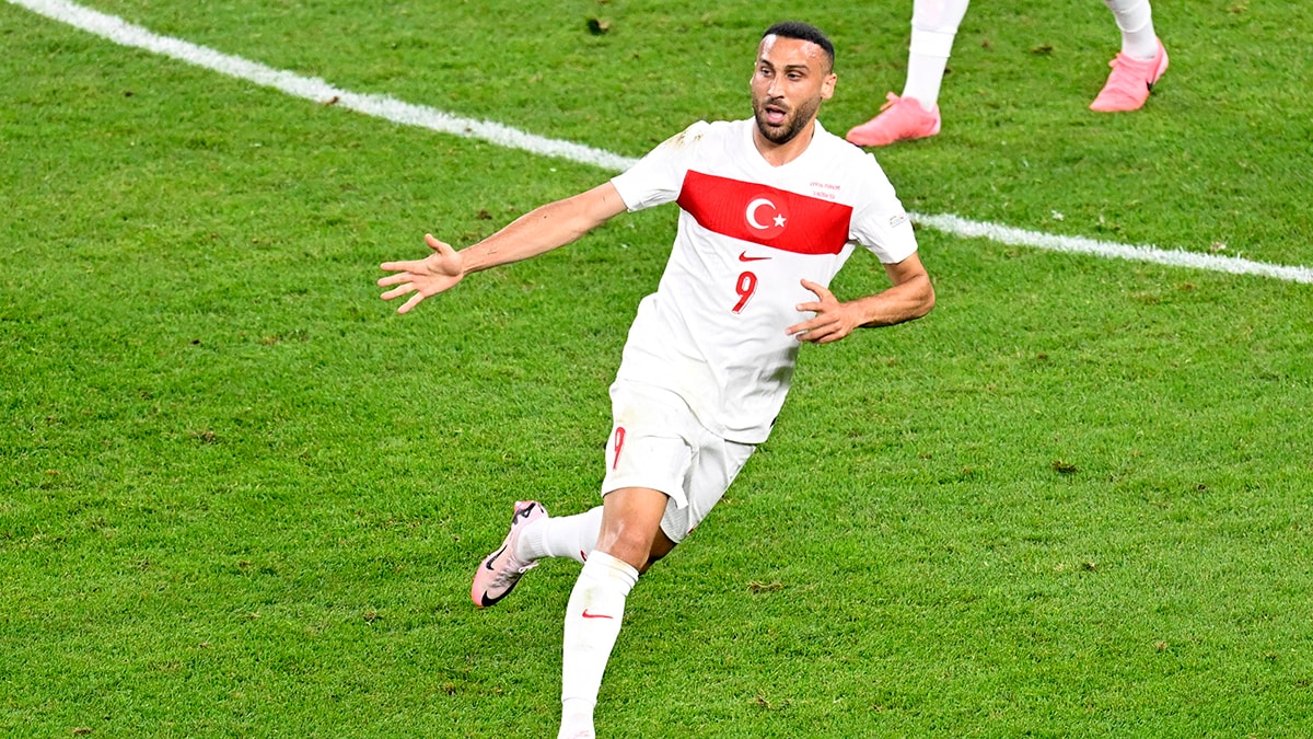 Fenerbahçe, Cenk Tosun transferini açıkladı