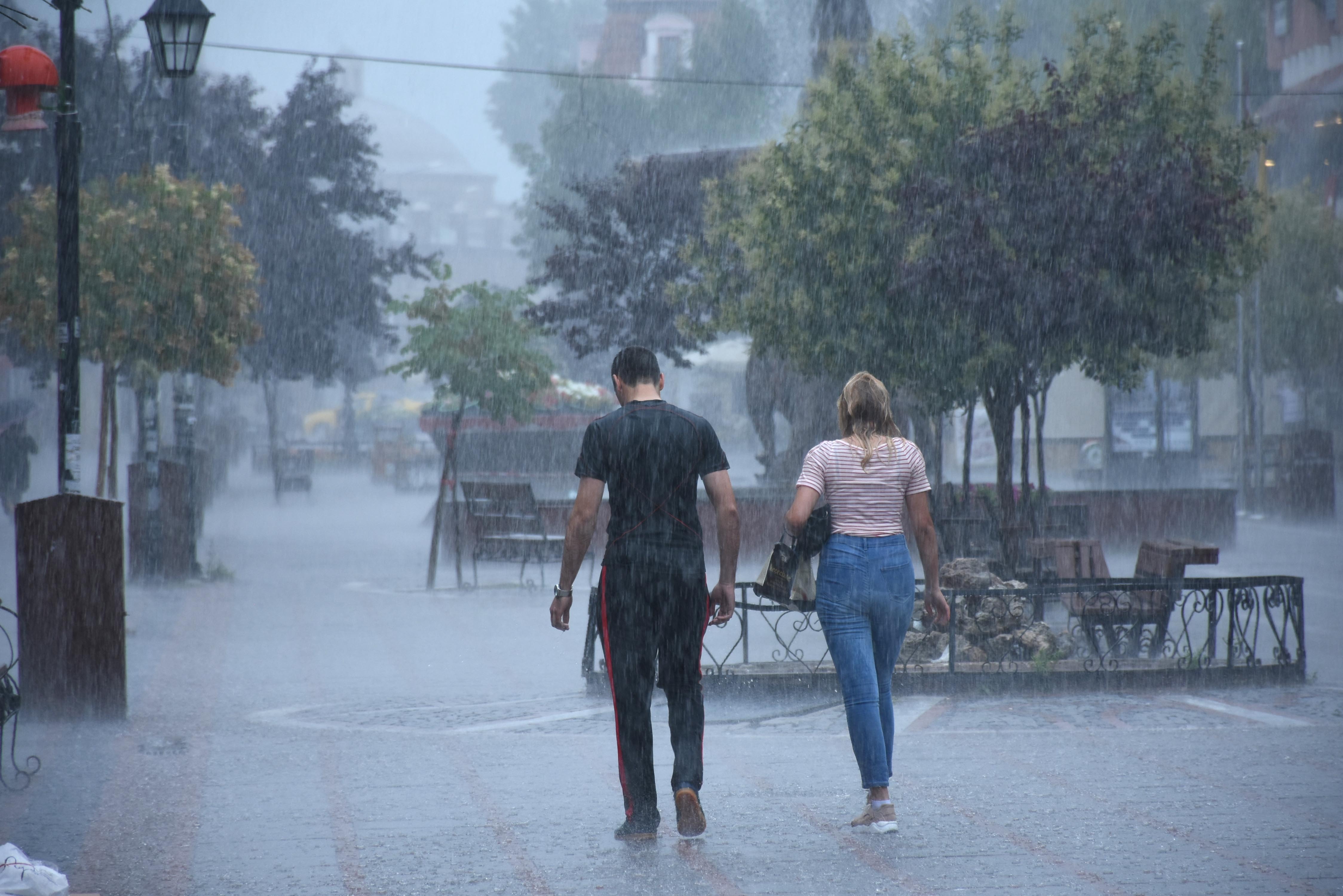 10 şehir için 'sarı kodlu' uyarı... Sağanak vuracak