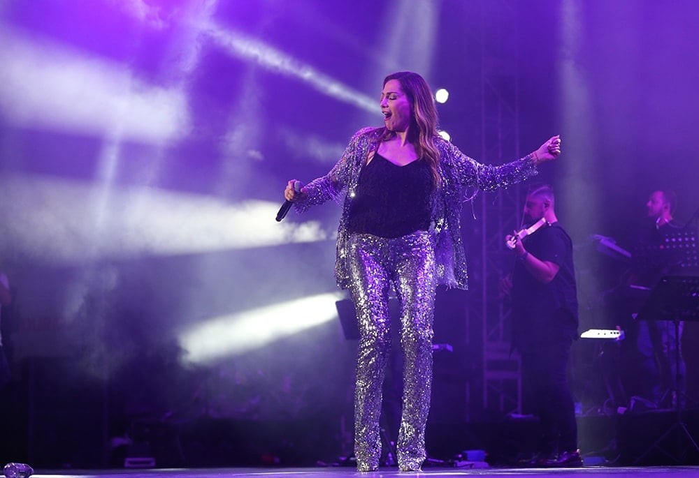 Yunan şarkıcı Despina Vandi'den Türk bayrağı ve Atatürk hazımsızlığı