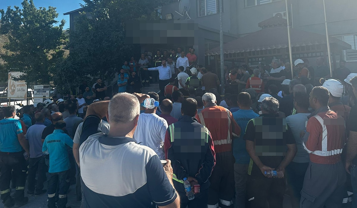 Eti Krom'da 300 işçi greve başladı