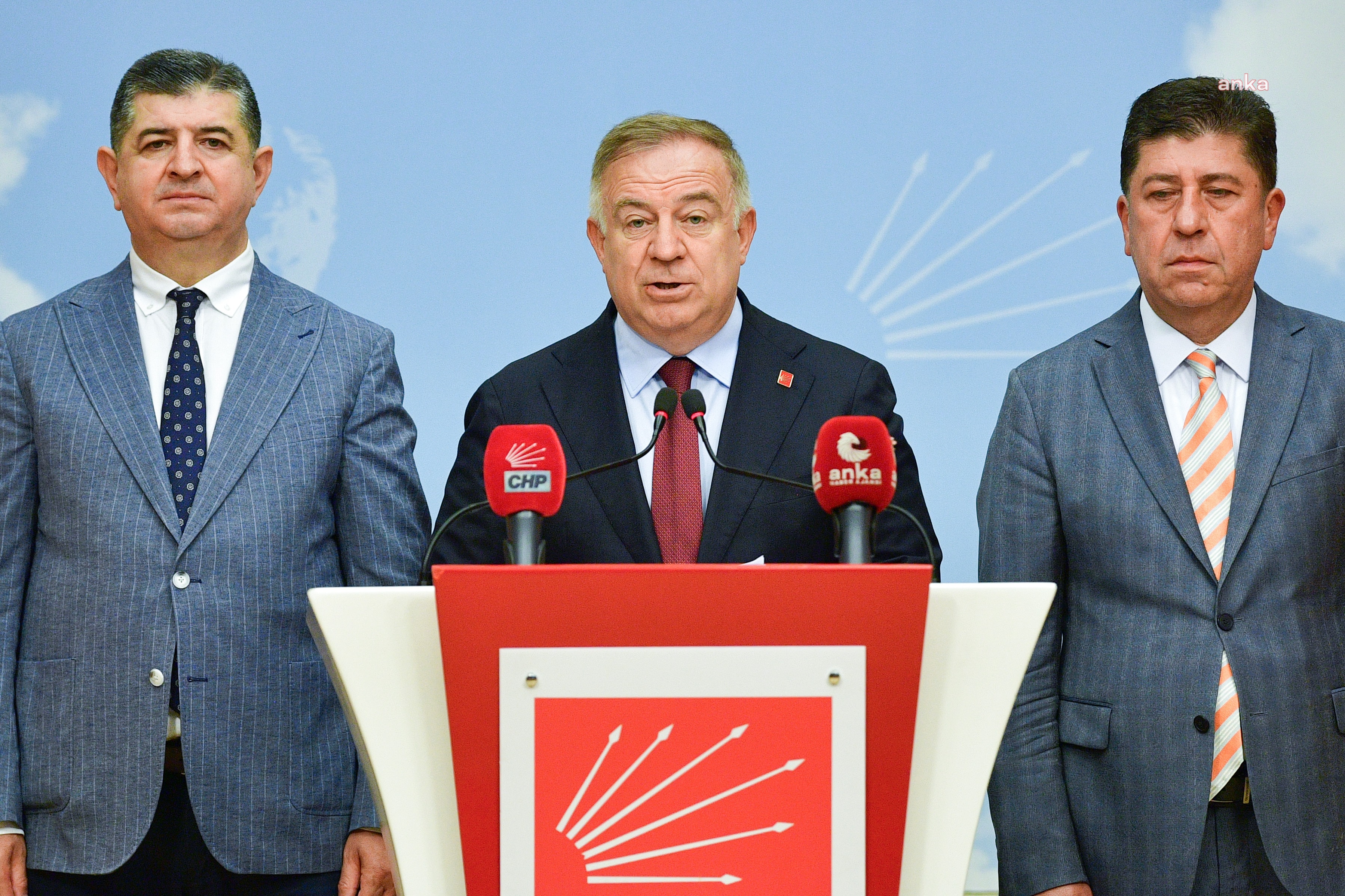 Gökhan Zeybek CHP'li belediyelerin borç tutarını açıkladı