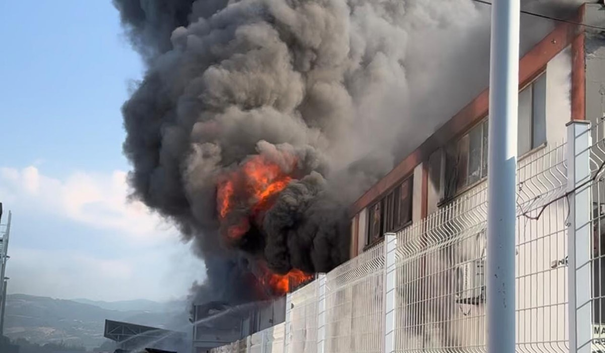 Sandalye fabrikasında yangın...