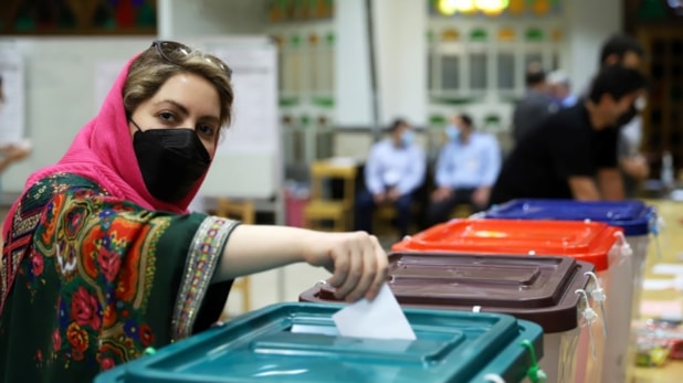 İran'da seçimlerde ikinci tur için oy verme süreci başladı