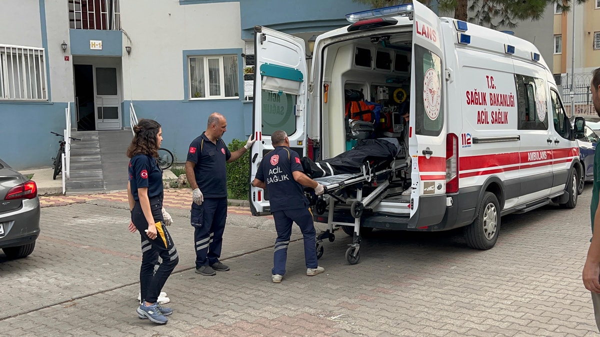 Kadın öğretmen, meslektaşını öldürdü