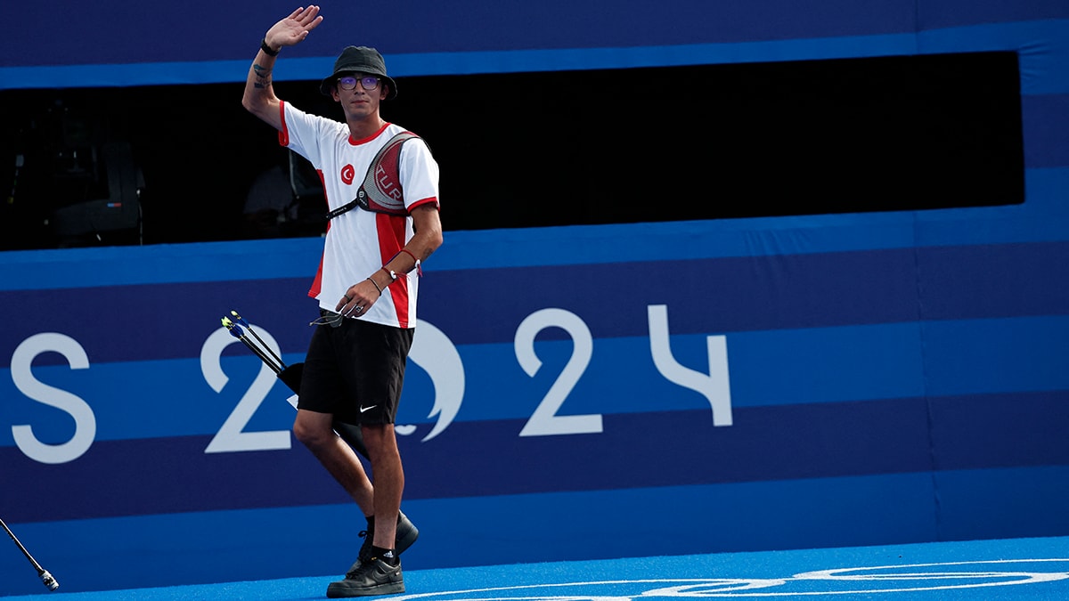 Mete Gazoz Paris 2024'te son 16 turuna yükseldi