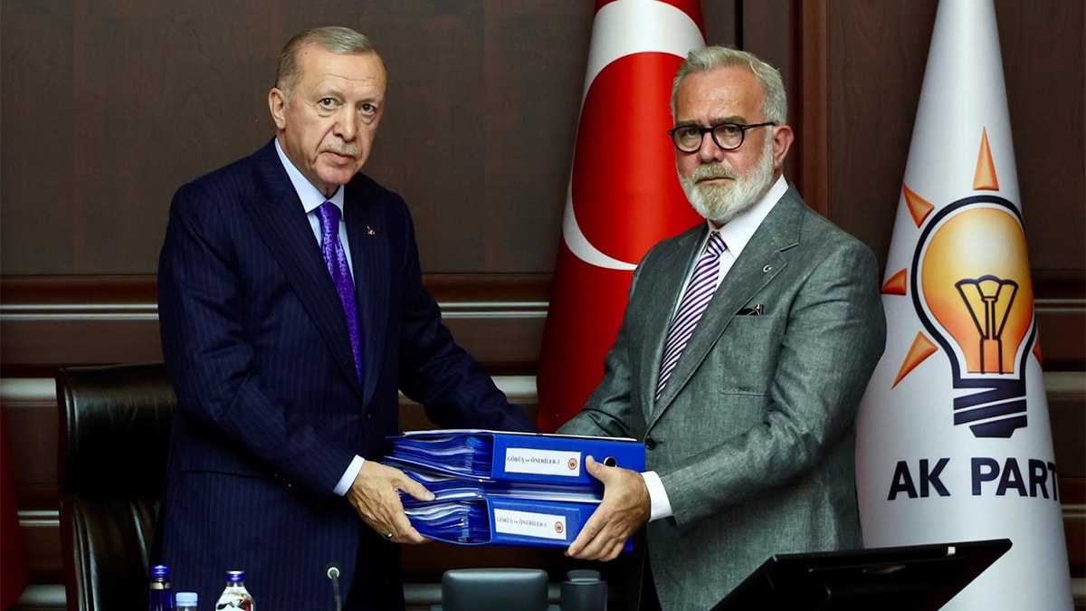 AKP sahipsiz köpeklerle ilgili raporu Erdoğan'a sundu