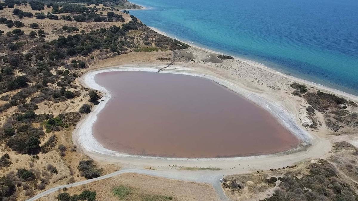 'Kalpli Göl'de su seviyesi sıcaklık nedeniyle azaldı