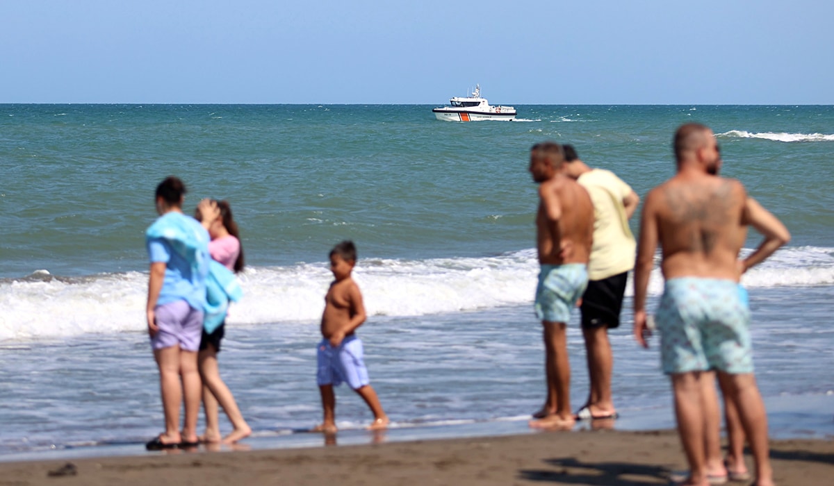 Baba oğul suda kayboldu, oğul bulundu baba aranıyor