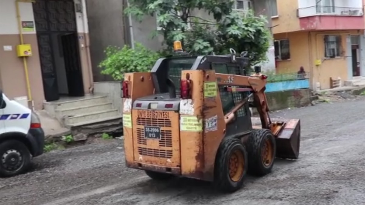 Sağanak kenti etkisi altına aldı