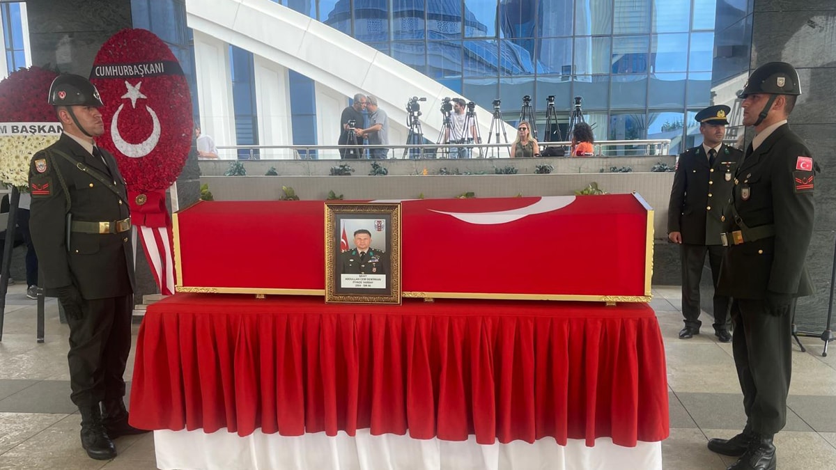 Şehit Yarbay Abdullah Cem Demirkan toprağa verildi