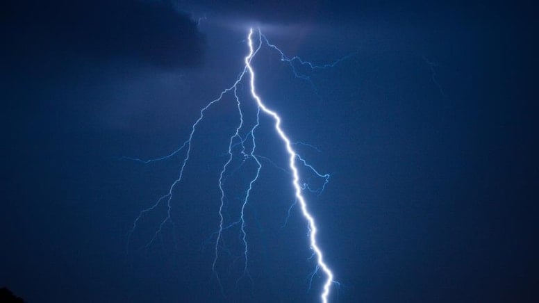 Çok sayıda yıldırım düştü, 63 kişi öldü