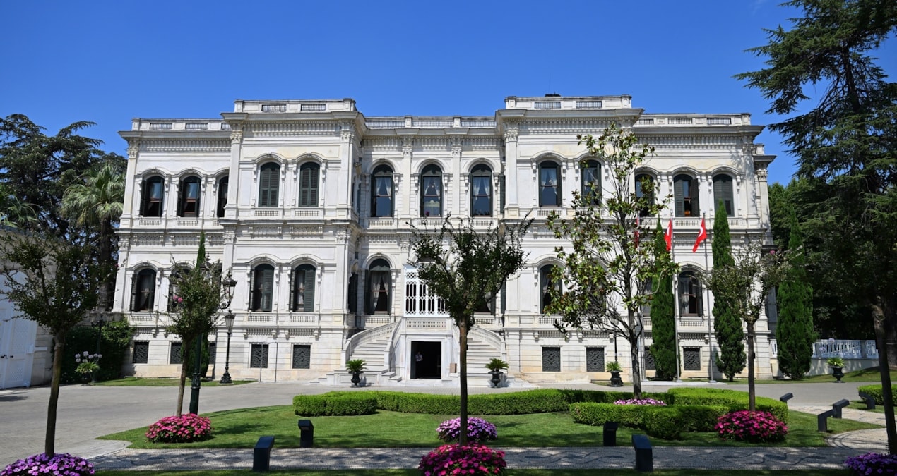 Yıldız Sarayı ziyaretçilerin ilgi odağı oldu