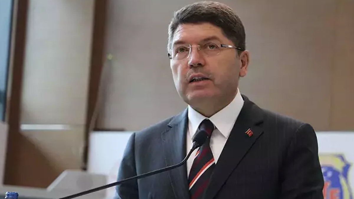 Bakan Tunç duyurdu: Çeşme yangını sonrası 4 kişi gözaltına alındı