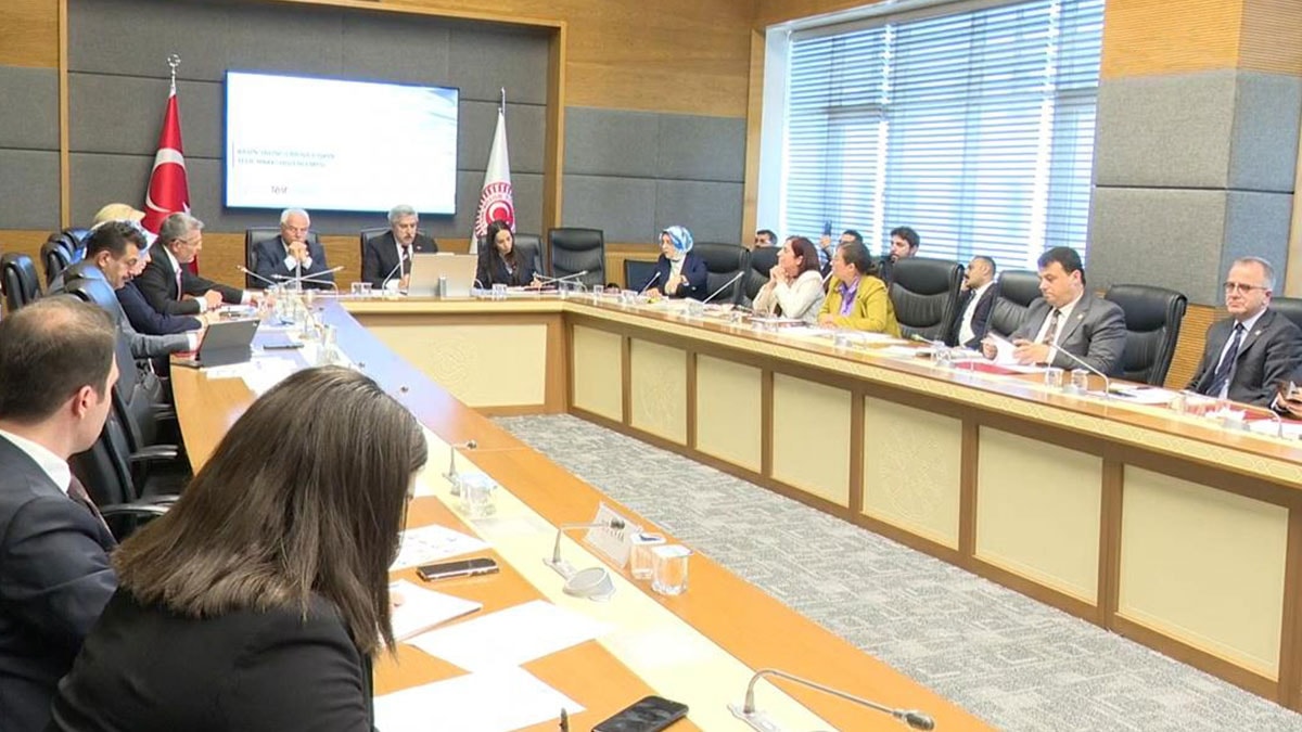 Muhalefetten Instagram adımı